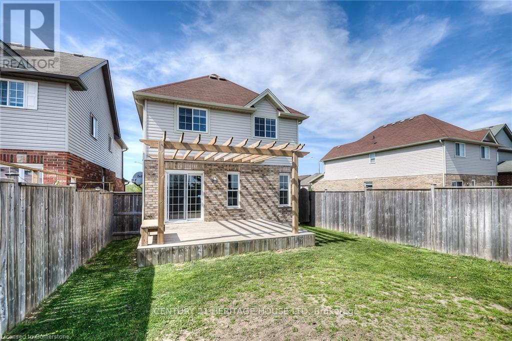 Photo 32 of 256 Sienna Crescent, Kitchener ON
