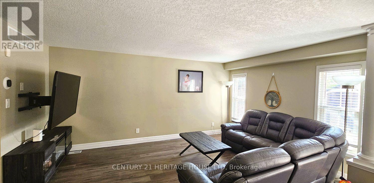 Photo 25 of 256 Sienna Crescent, Kitchener ON