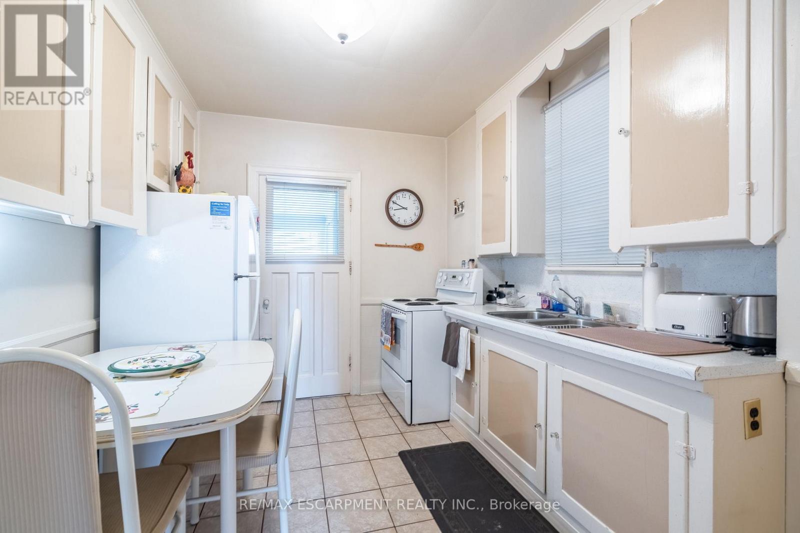 Photo 22 of 204 Emerald Street N, Hamilton ON
