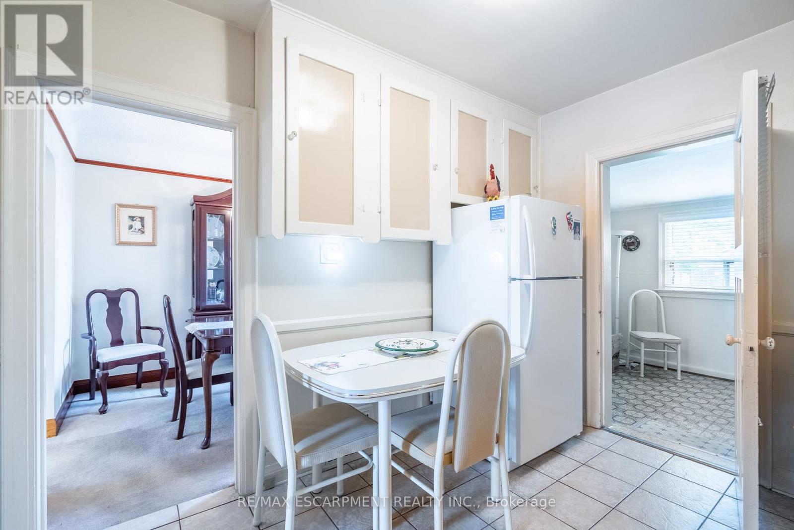 Photo 6 of 204 Emerald Street N, Hamilton ON