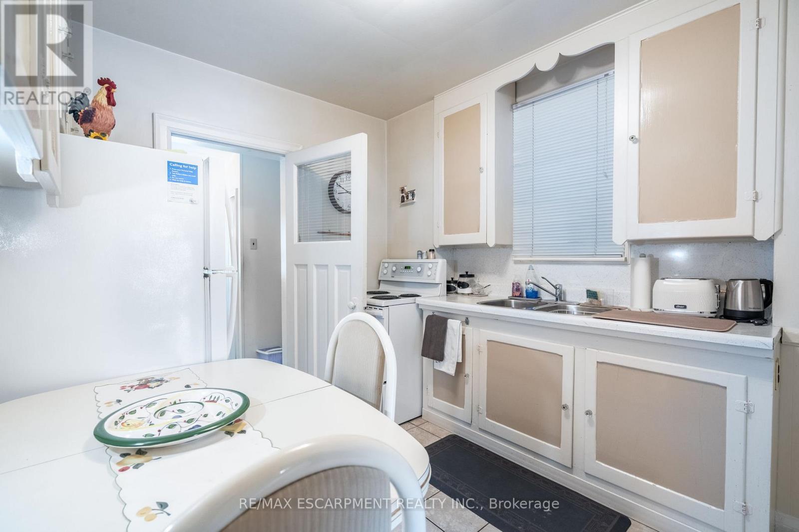 Photo 36 of 204 Emerald Street N, Hamilton ON