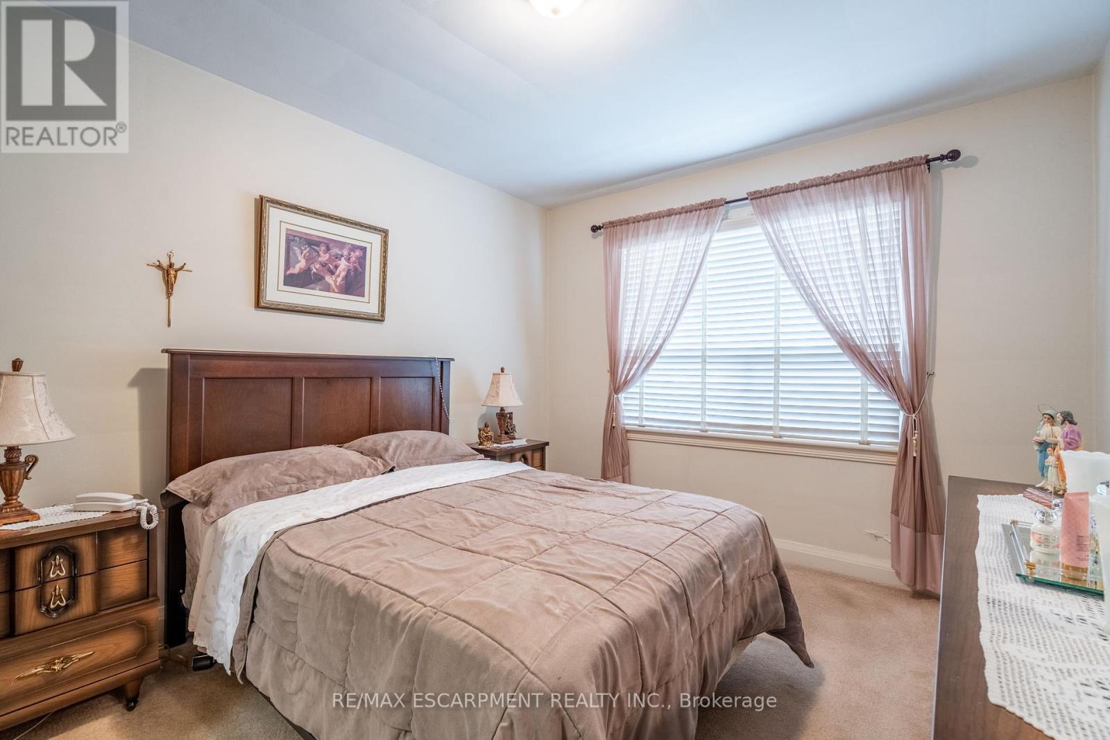 Photo 1 of 204 Emerald Street N, Hamilton ON