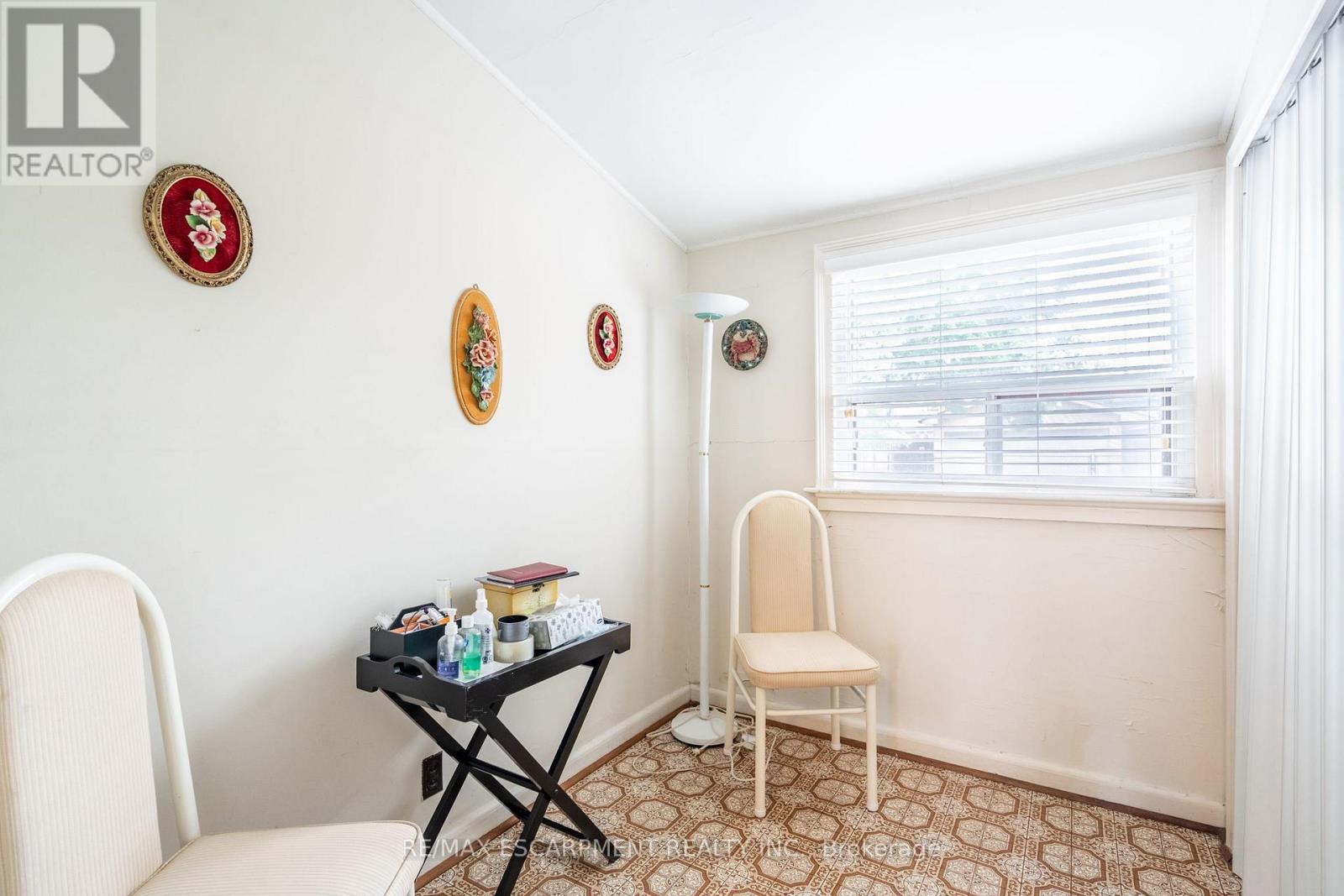 Photo 21 of 204 Emerald Street N, Hamilton ON