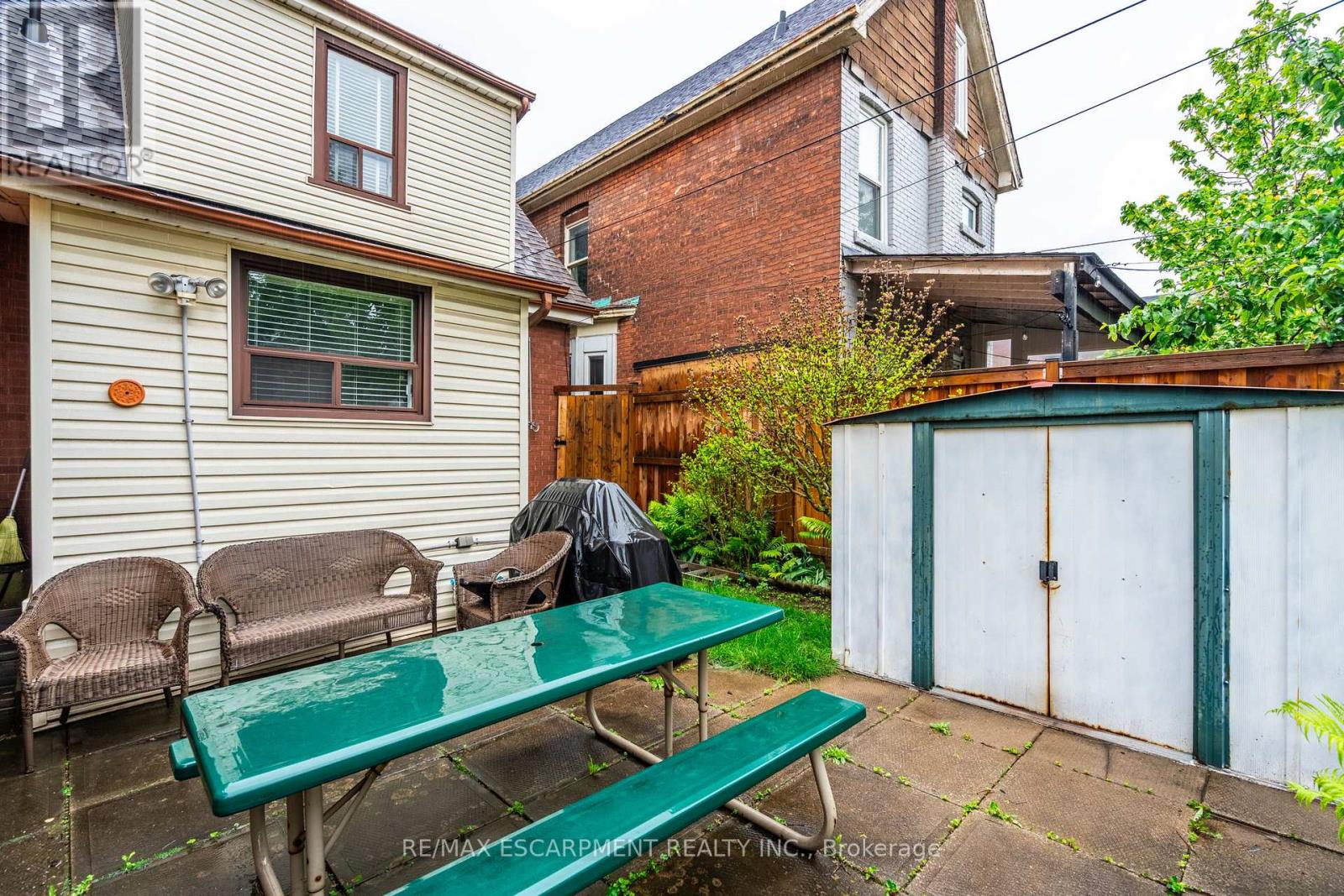 Photo 11 of 204 Emerald Street N, Hamilton ON
