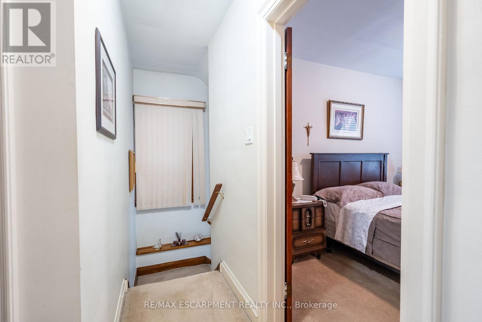 Photo 40 of 204 Emerald Street N, Hamilton ON