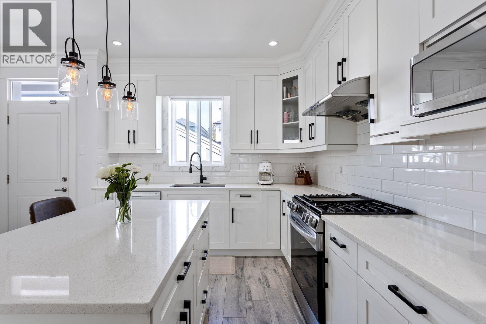 Photo 14 of 24297 101 A Avenue, Maple Ridge BC