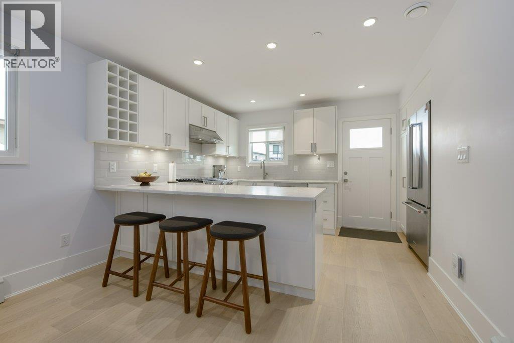 Photo 28 of 5051 Sherbrooke Street, Vancouver BC