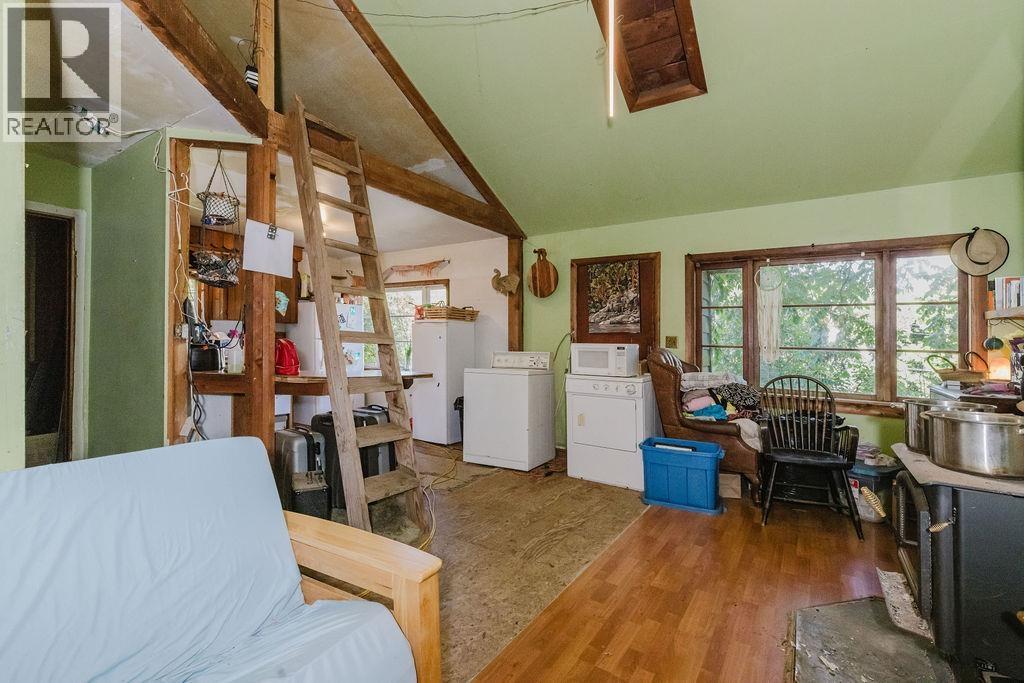 316 HEADLANDS ROAD, Gibsons