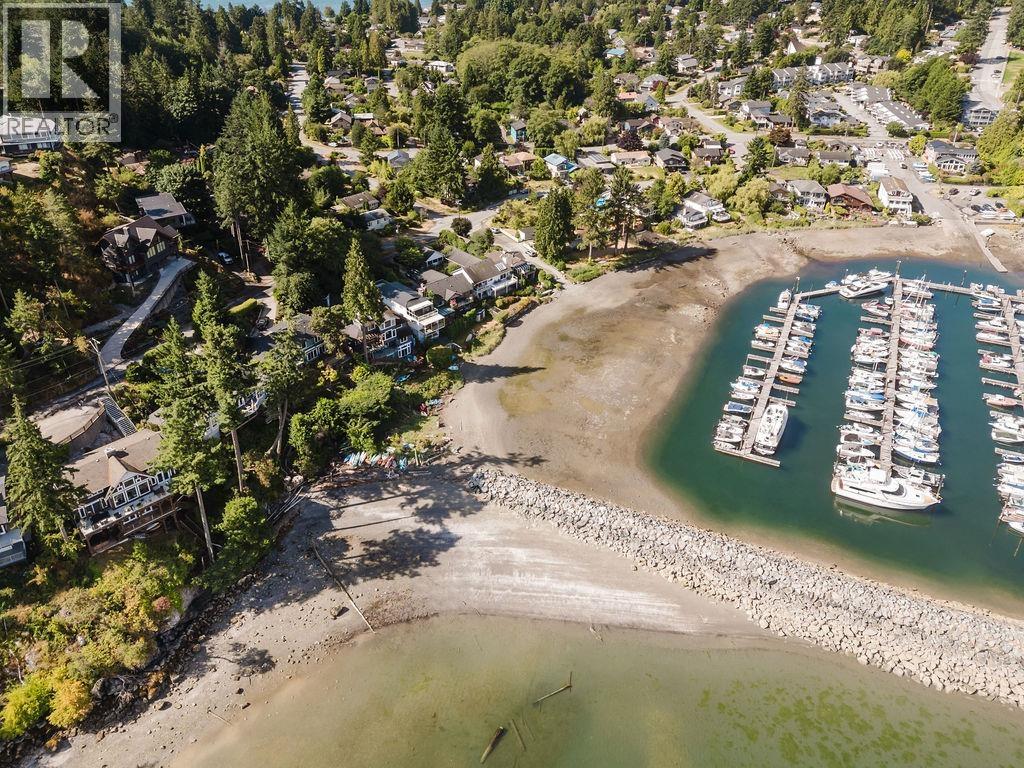 316 HEADLANDS ROAD, Gibsons