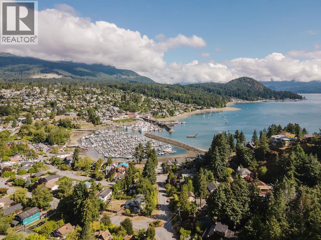 316 HEADLANDS ROAD, Gibsons