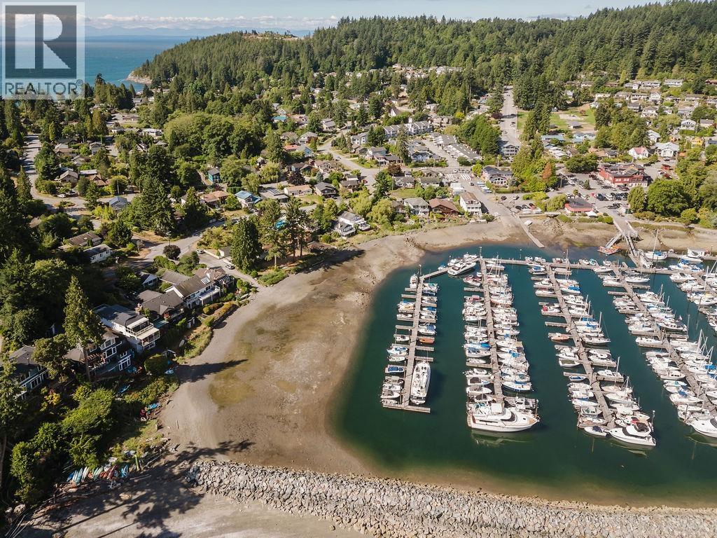 316 HEADLANDS ROAD, Gibsons