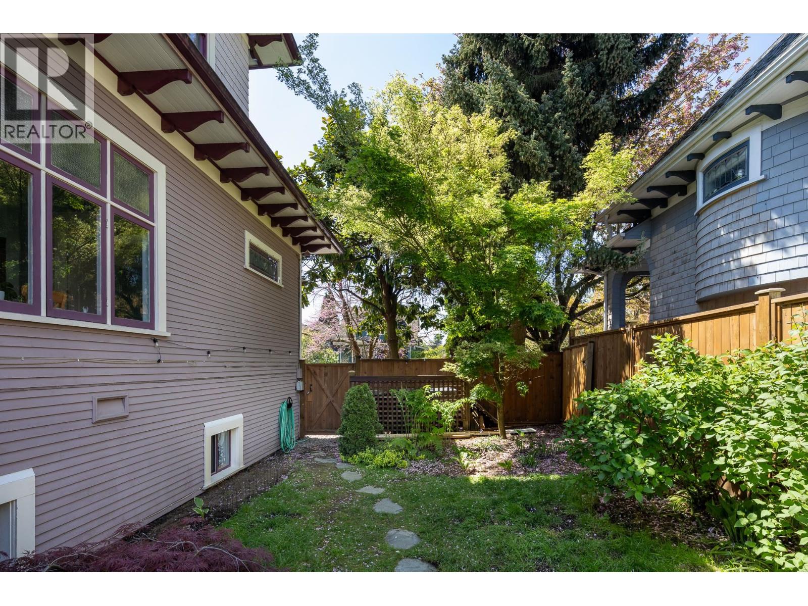 Photo 19 of 329 Pine Street, New Westminster BC