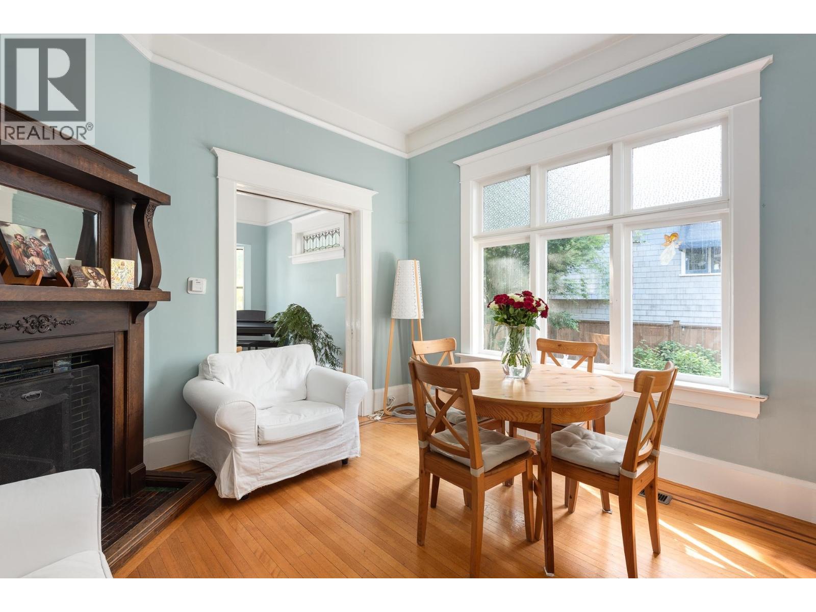 Photo 6 of 329 Pine Street, New Westminster BC