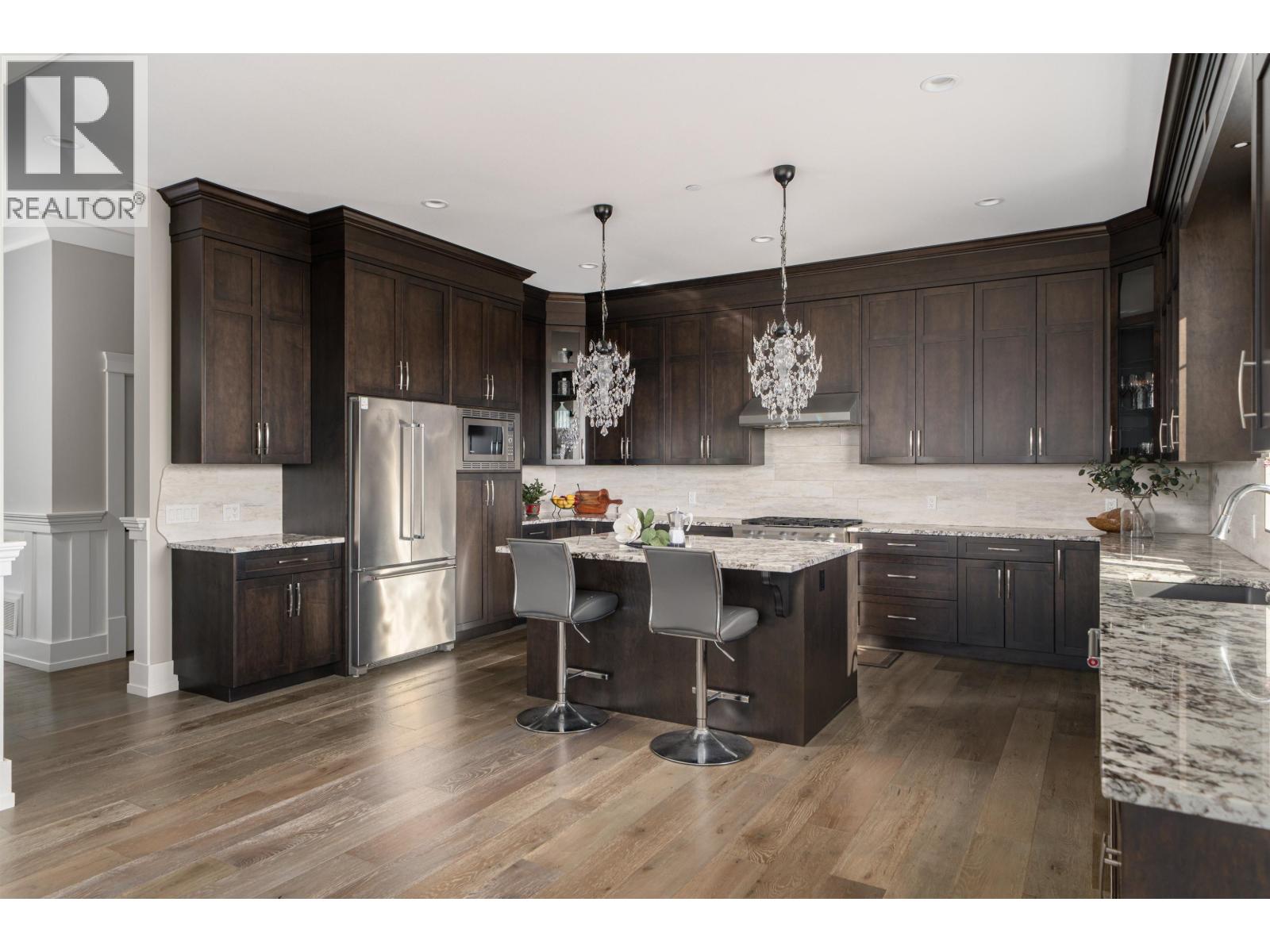 Photo 12 of 10930 Carmichael Street, Maple Ridge BC