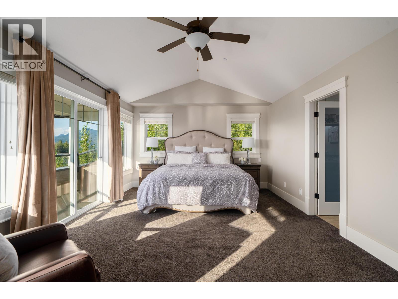 Photo 18 of 10930 Carmichael Street, Maple Ridge BC