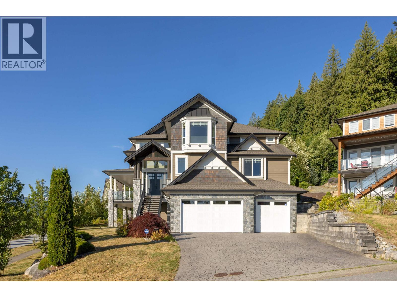 Photo 2 of 10930 Carmichael Street, Maple Ridge BC