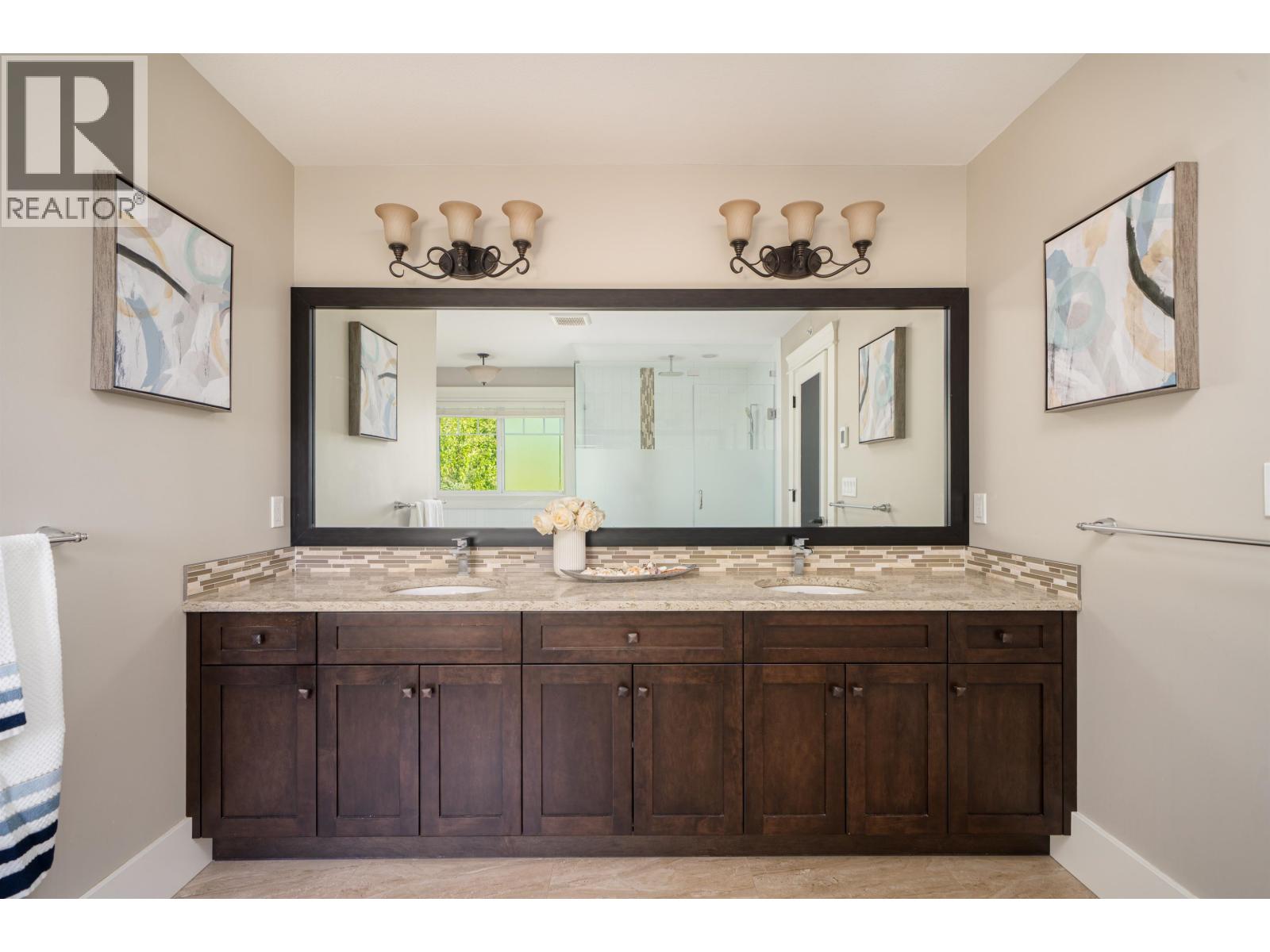Photo 21 of 10930 Carmichael Street, Maple Ridge BC