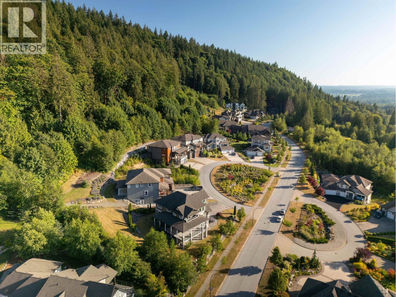Photo 5 of 10930 Carmichael Street, Maple Ridge BC