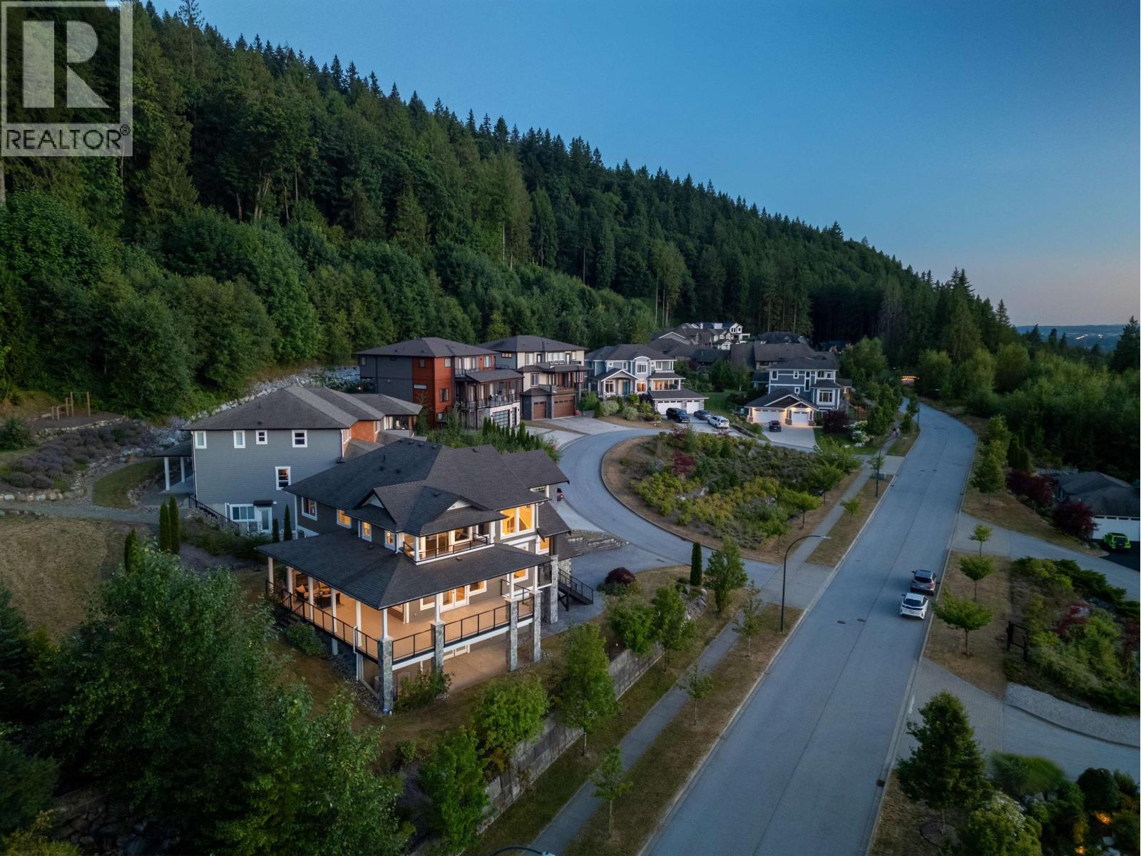 Photo 6 of 10930 Carmichael Street, Maple Ridge BC