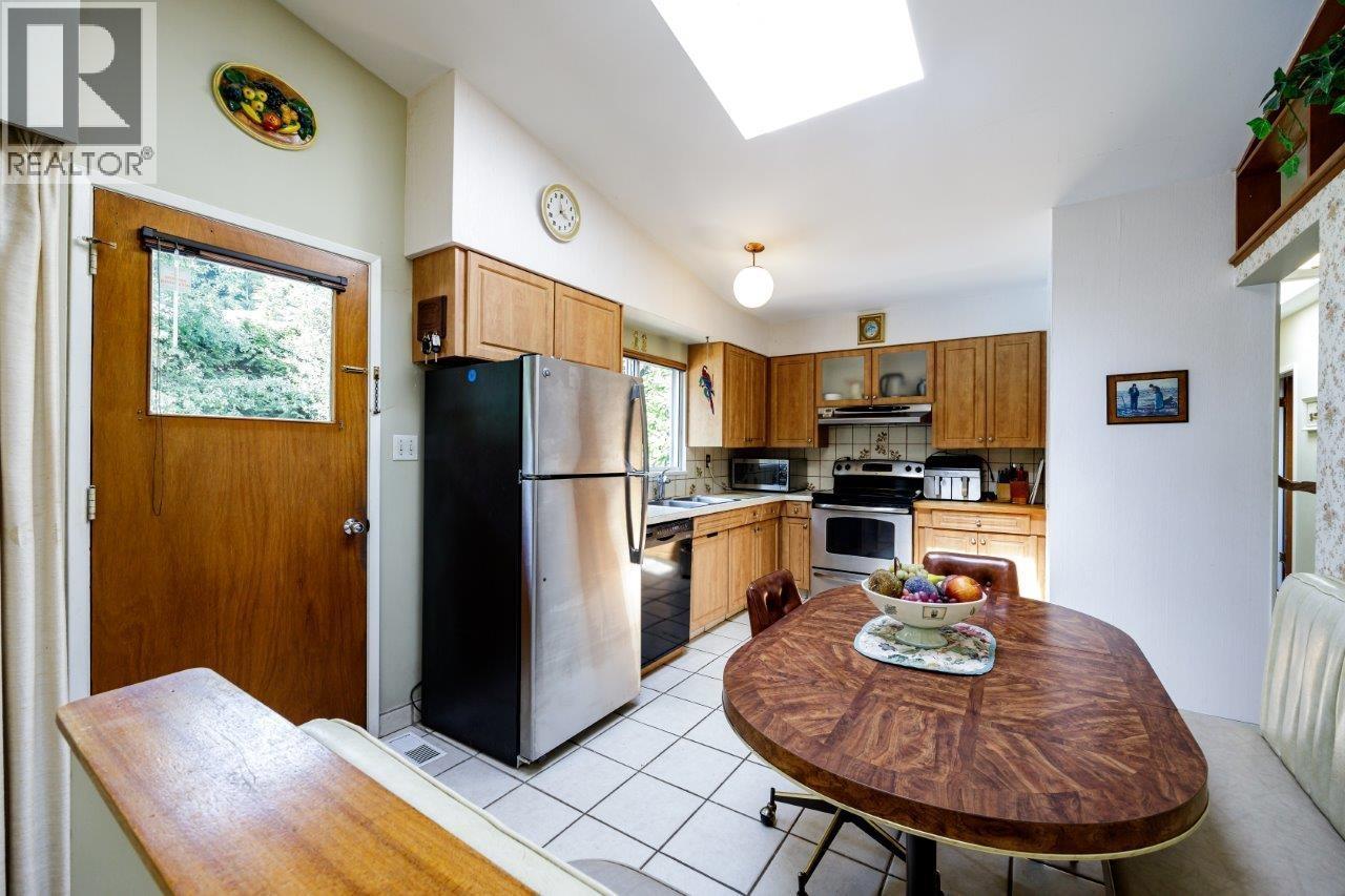 Photo 2 of 697 Plymouth Drive, North Vancouver BC