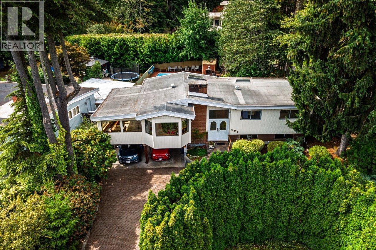Photo 27 of 697 Plymouth Drive, North Vancouver BC
