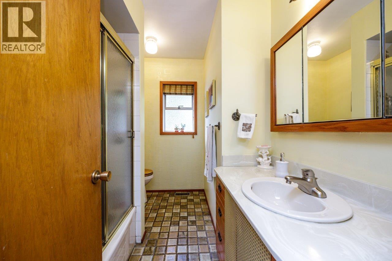 Photo 22 of 697 Plymouth Drive, North Vancouver BC