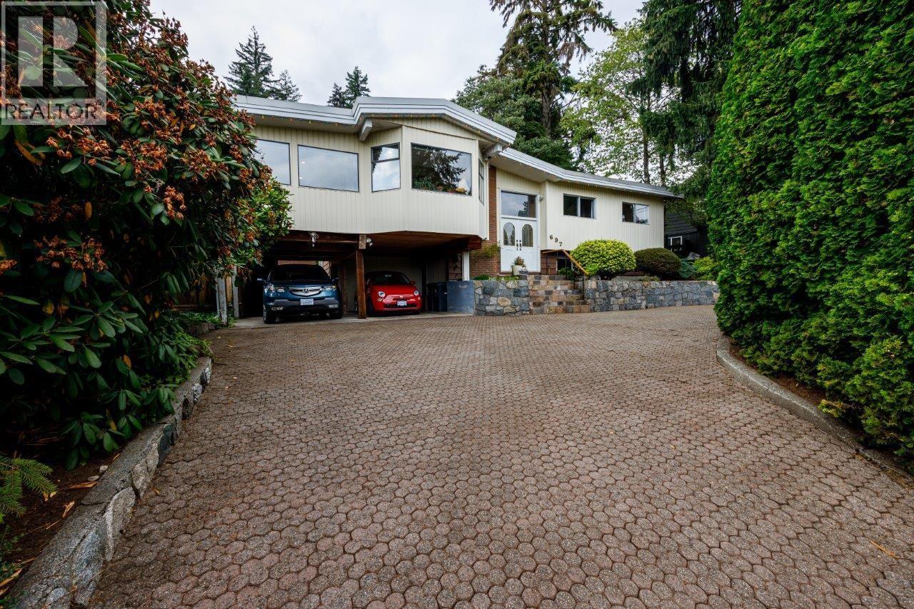 Photo 1 of 697 Plymouth Drive, North Vancouver BC