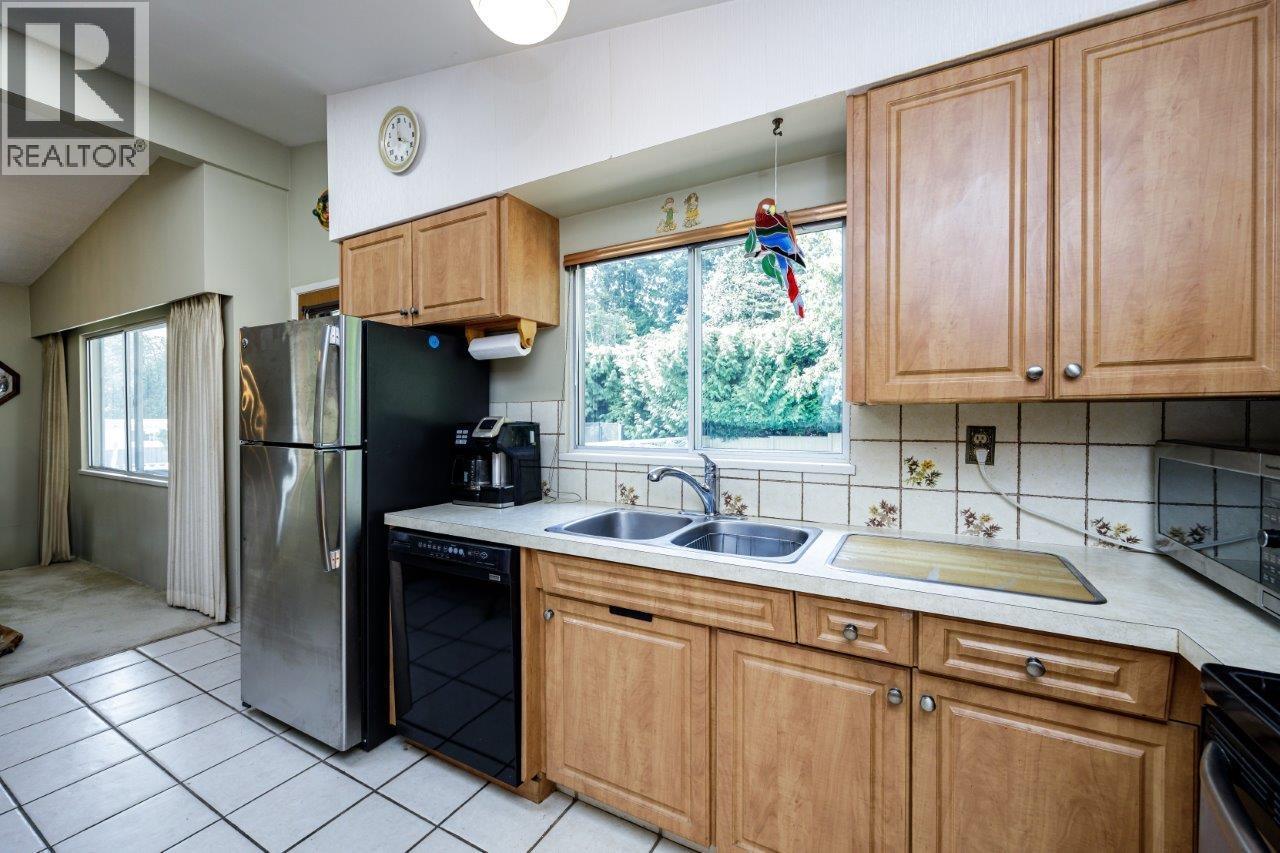 Photo 33 of 697 Plymouth Drive, North Vancouver BC