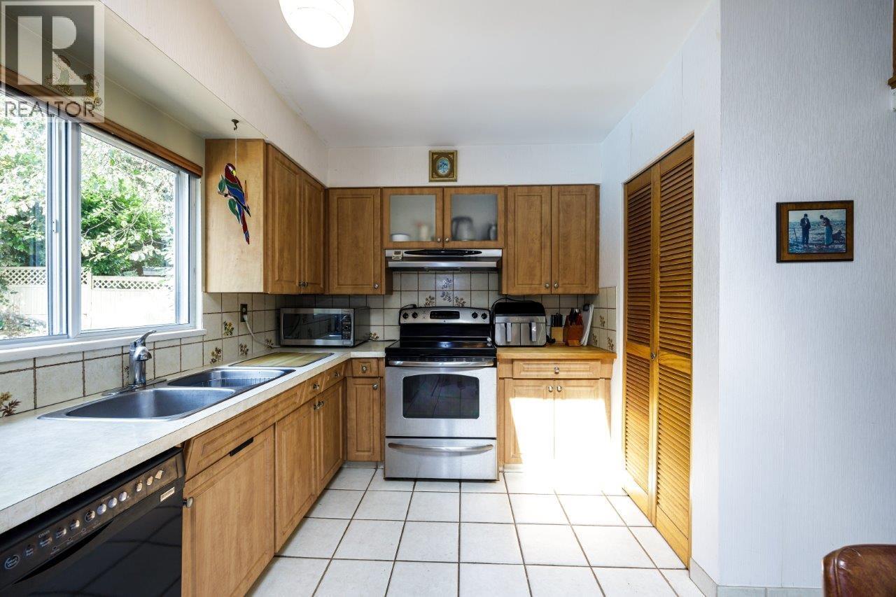 Photo 23 of 697 Plymouth Drive, North Vancouver BC