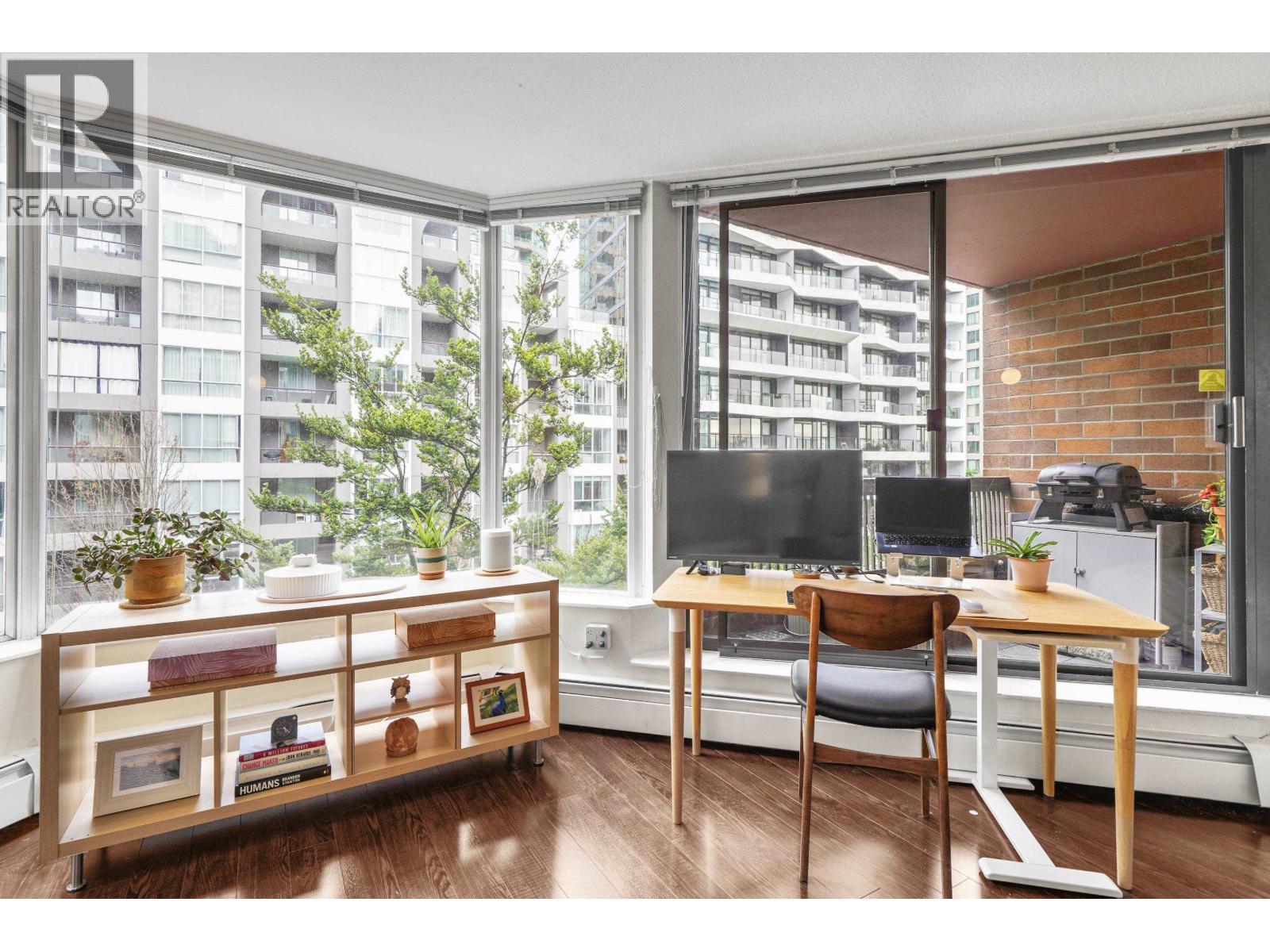 Photo 15 of 411 1333 Hornby Street, Vancouver BC