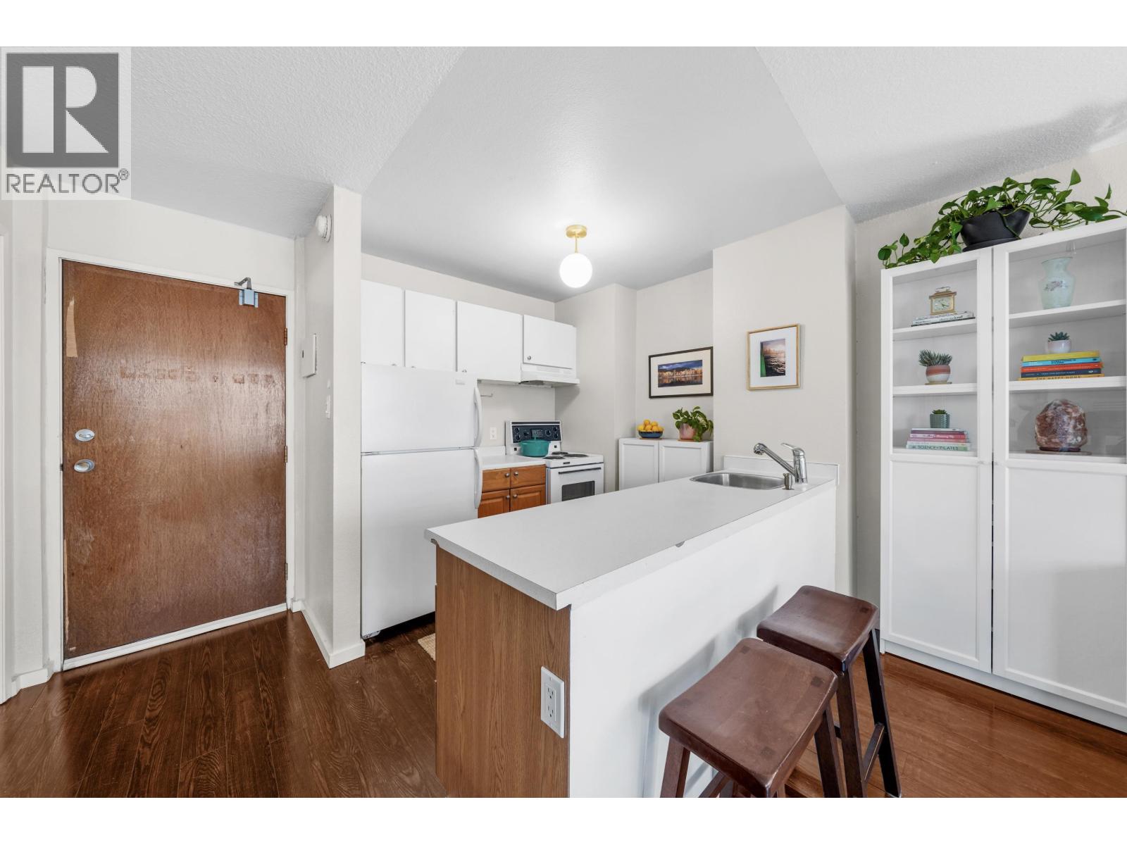 Photo 9 of 411 1333 Hornby Street, Vancouver BC