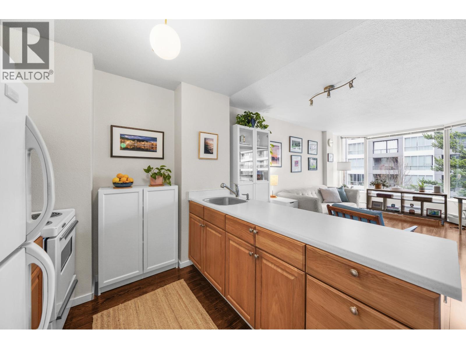 Photo 12 of 411 1333 Hornby Street, Vancouver BC
