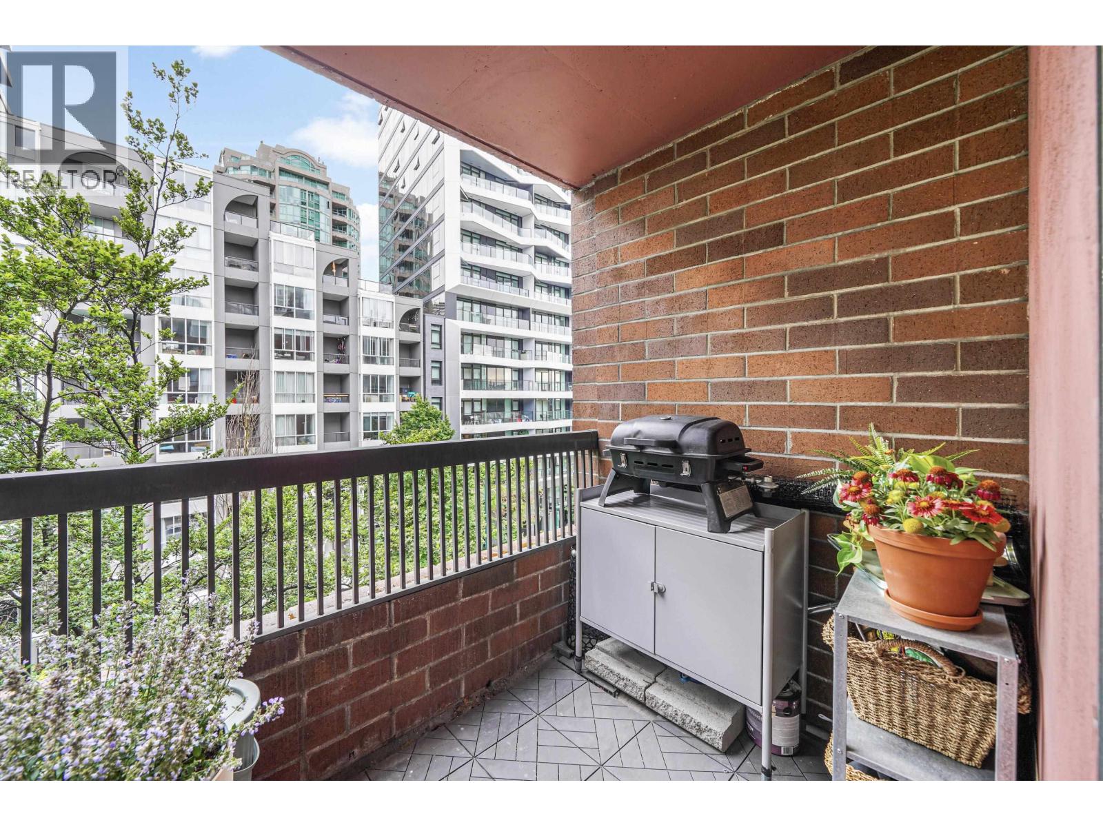 Photo 16 of 411 1333 Hornby Street, Vancouver BC