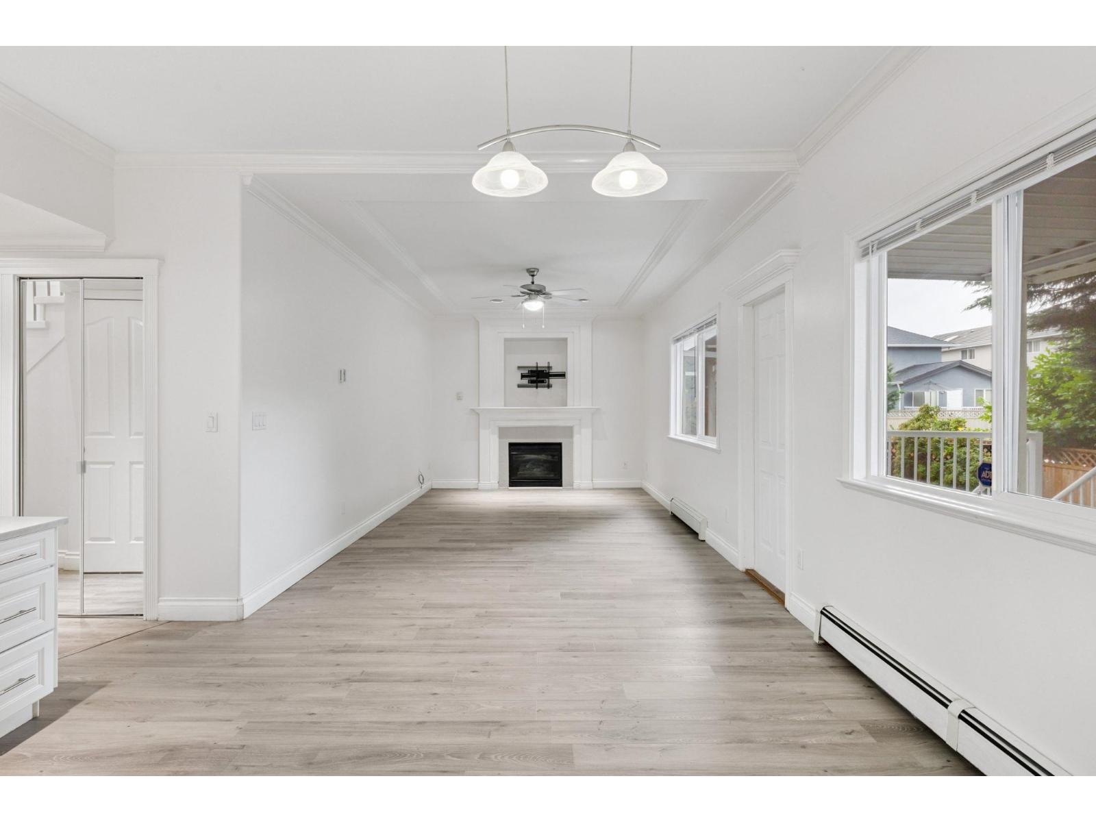 Photo 8 of 15939 91 A Avenue, Surrey BC