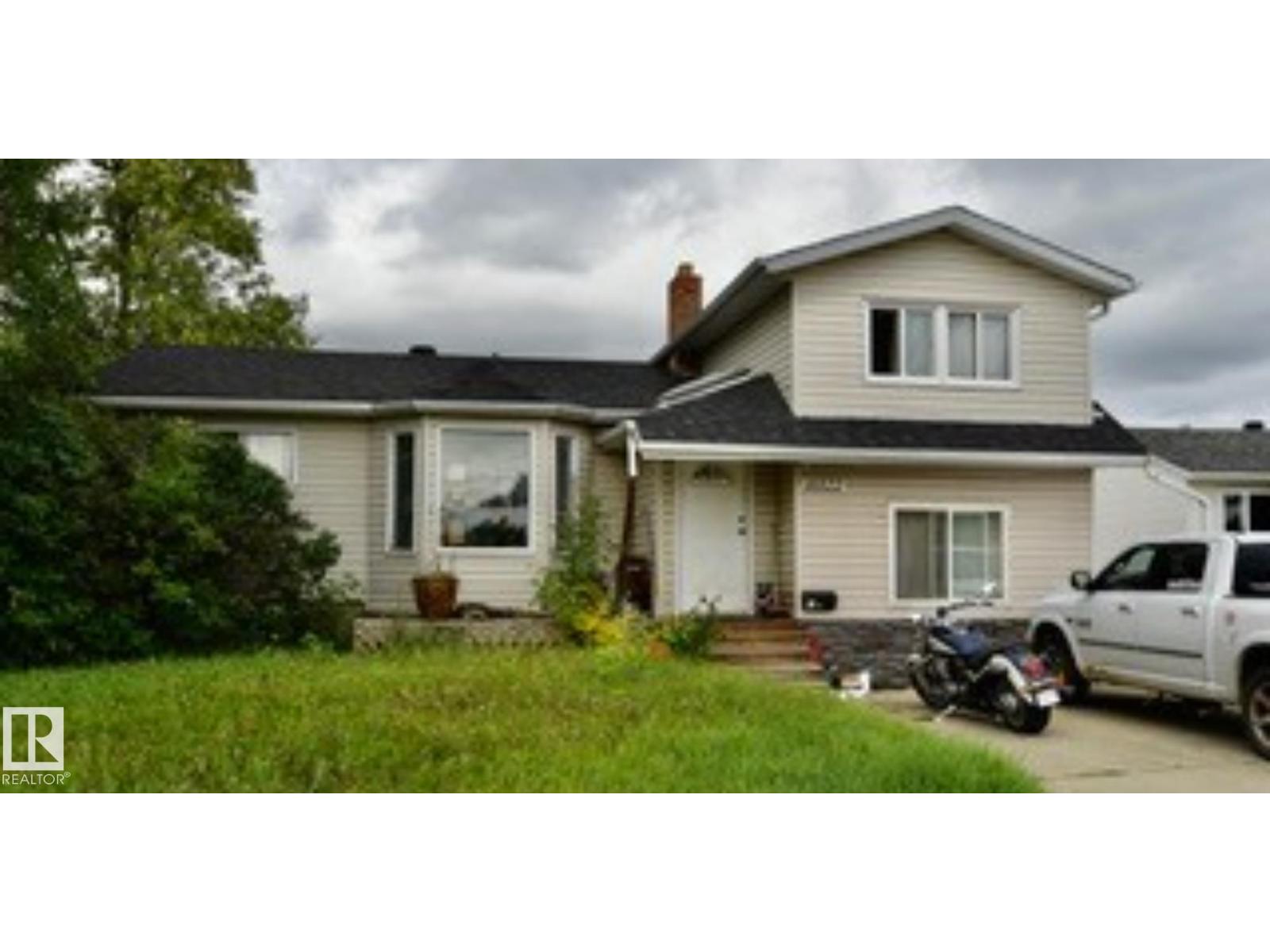 Photo 1 of 10522 161 St Nw Nw, Edmonton AB