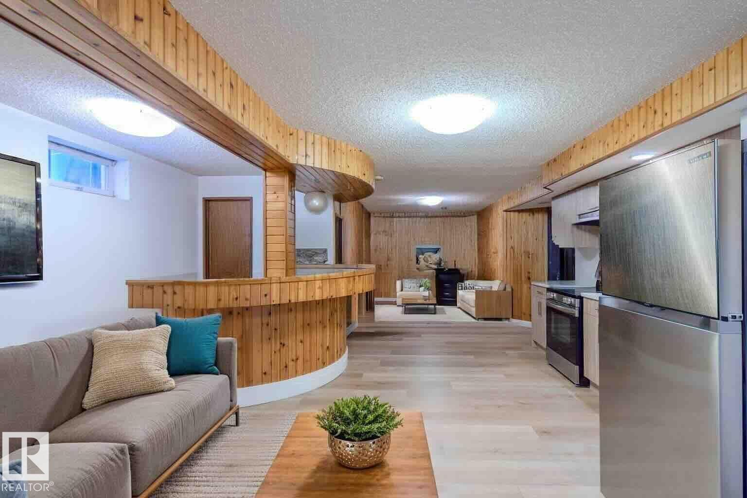 Photo 7 of 6007 10 Av Nw, Edmonton AB