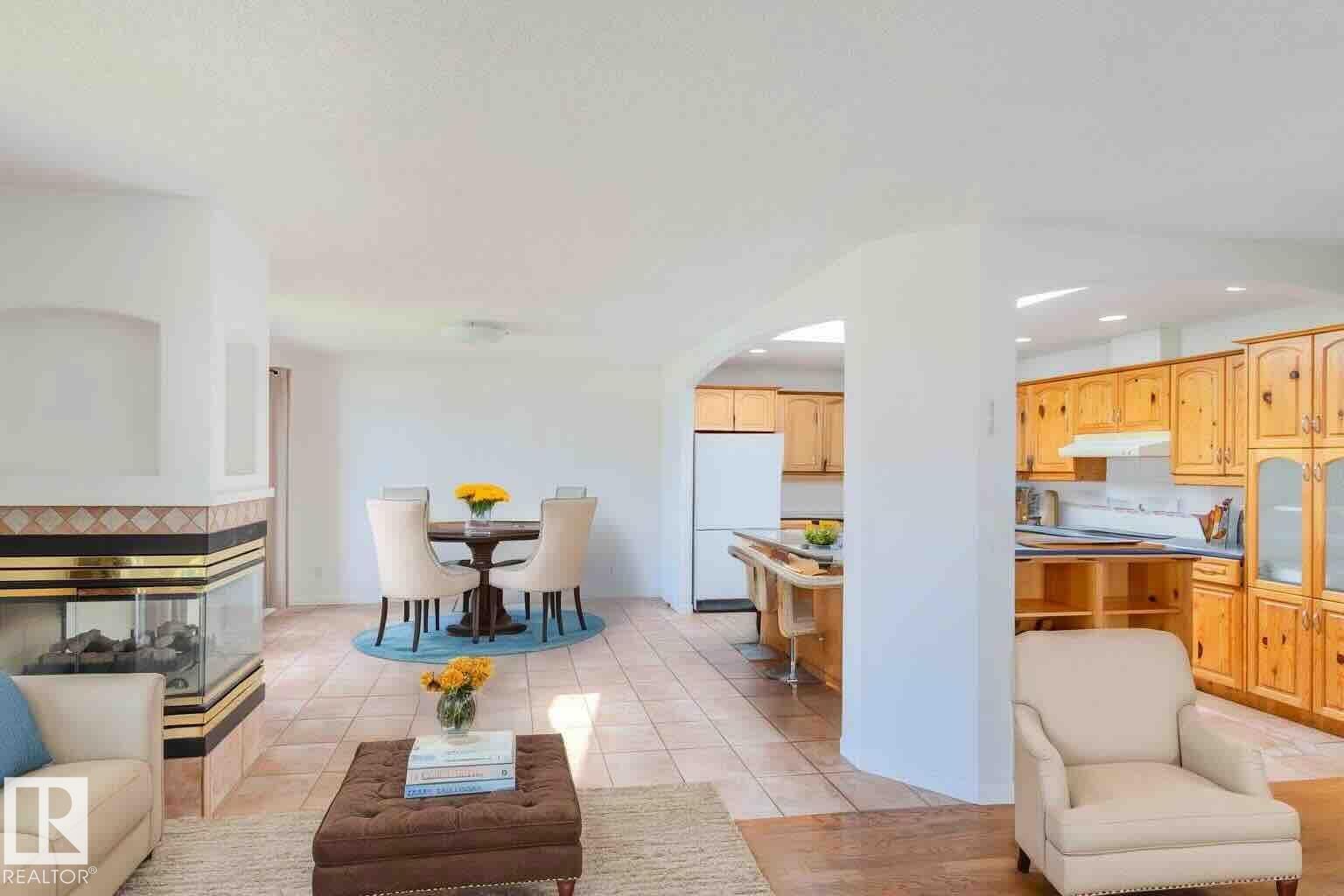 Photo 5 of 6007 10 Av Nw, Edmonton AB