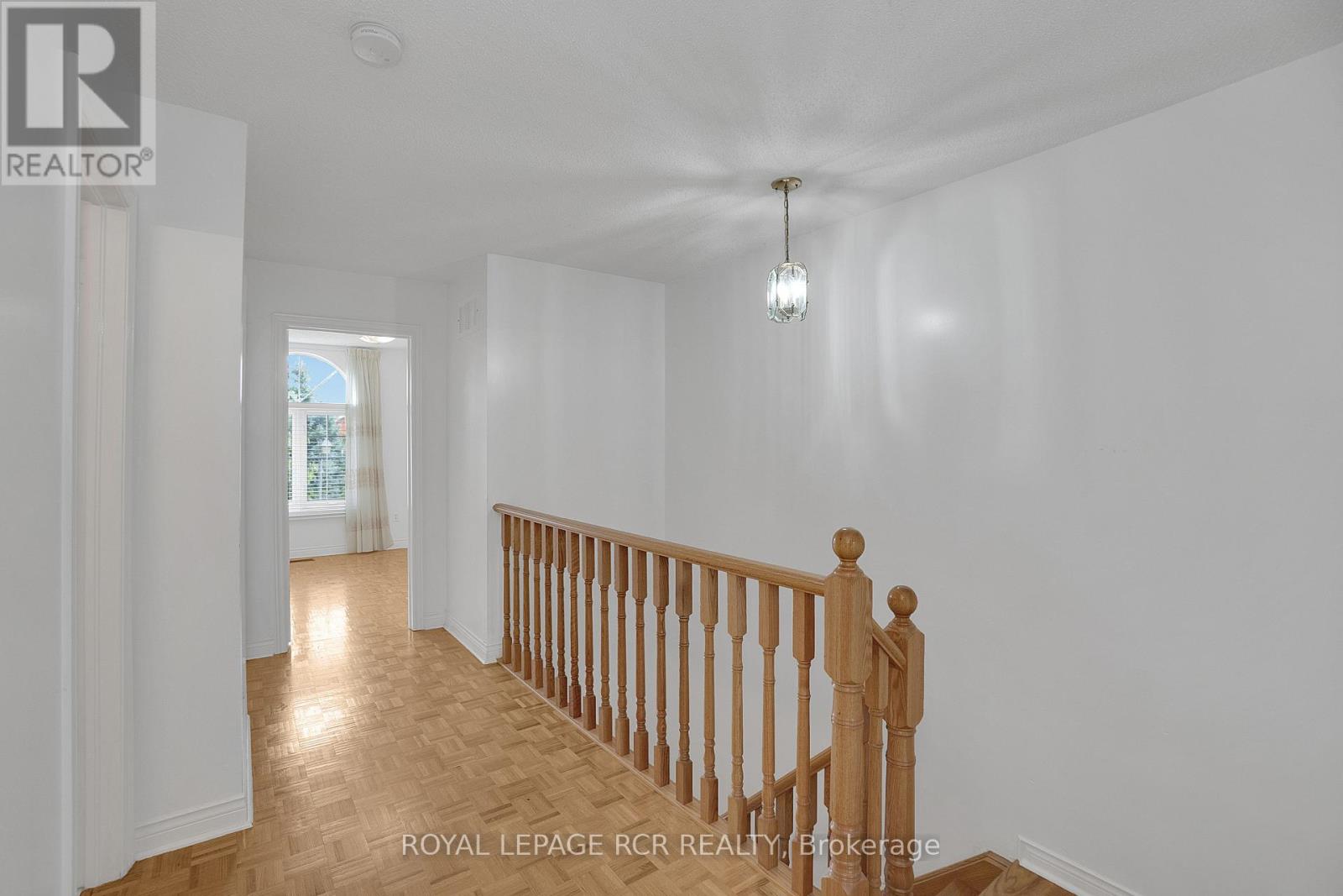 Photo 2 of 32 Waterbury Street, Caledon ON