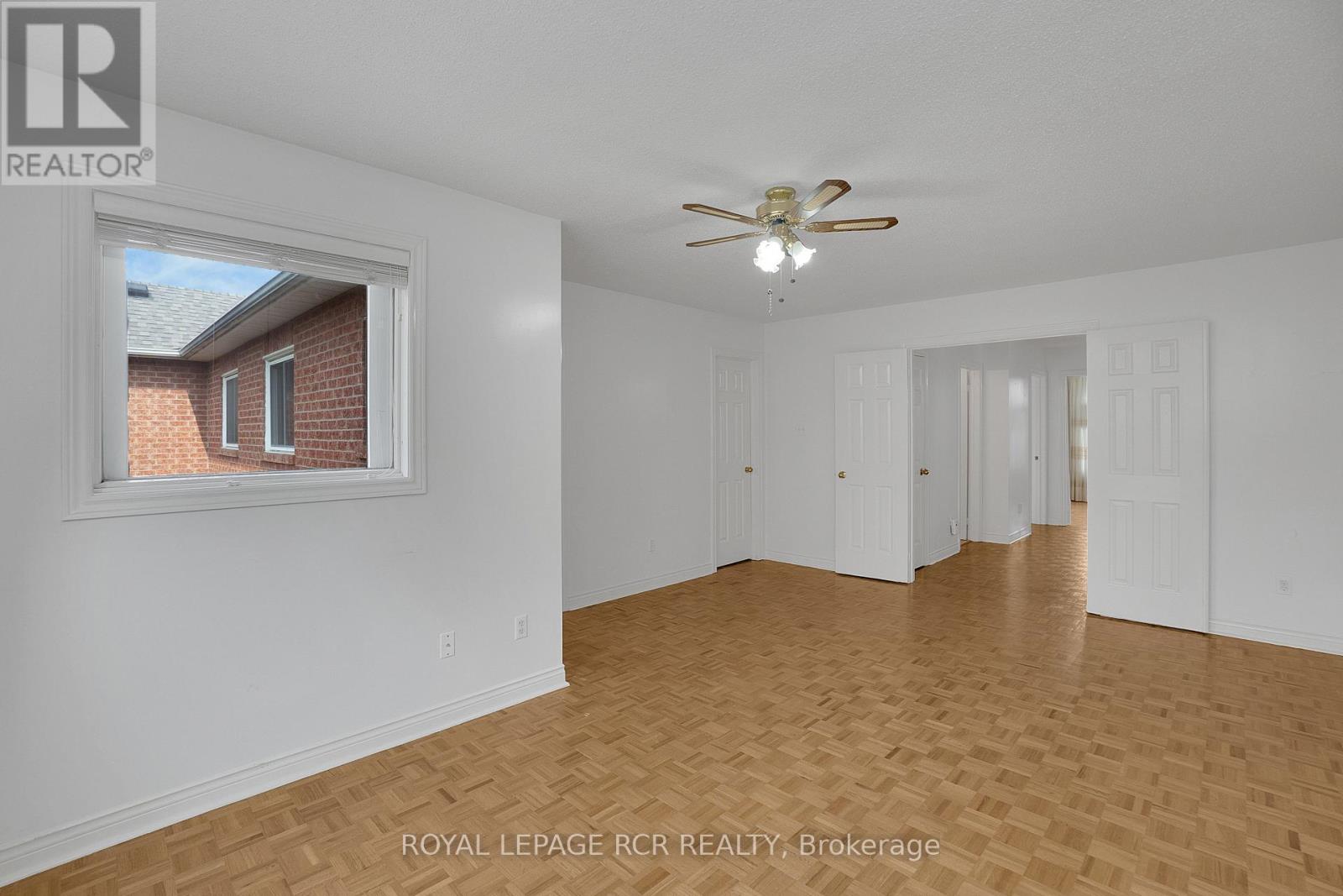 Photo 5 of 32 Waterbury Street, Caledon ON