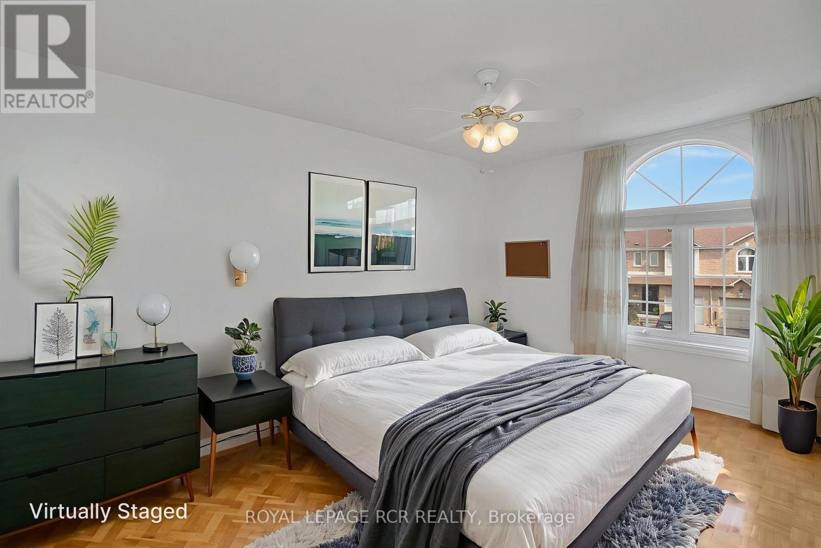 Photo 6 of 32 Waterbury Street, Caledon ON