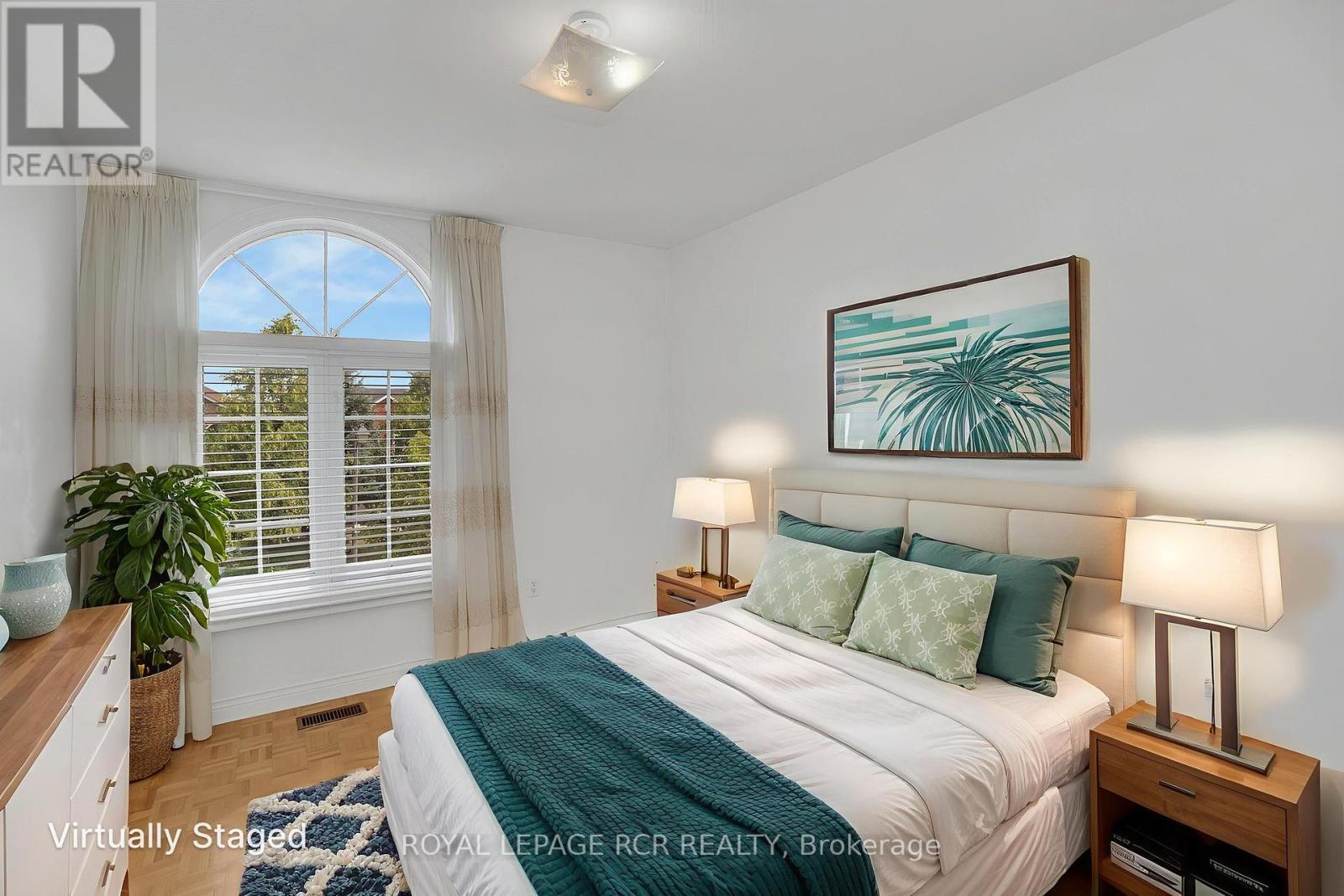 Photo 4 of 32 Waterbury Street, Caledon ON