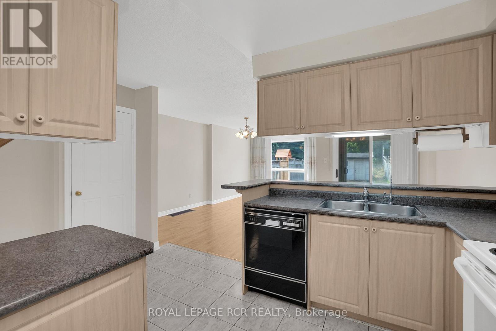 Photo 13 of 32 Waterbury Street, Caledon ON