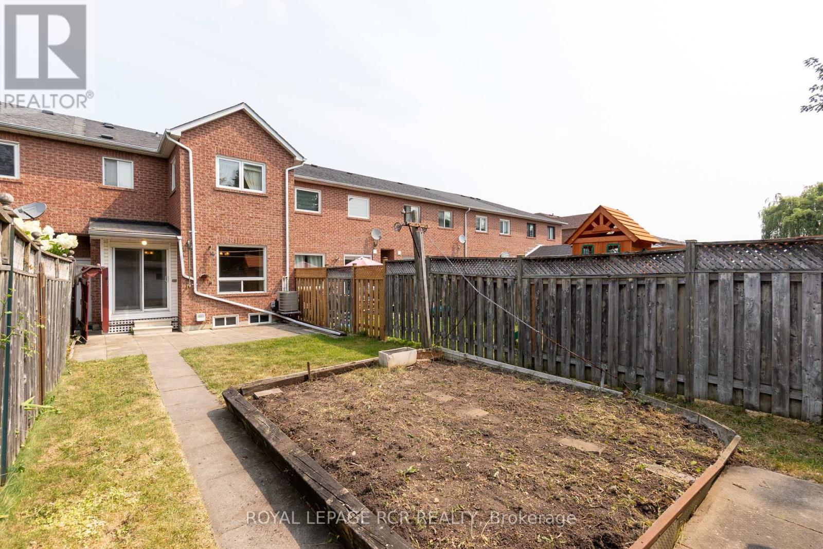 Photo 26 of 32 Waterbury Street, Caledon ON