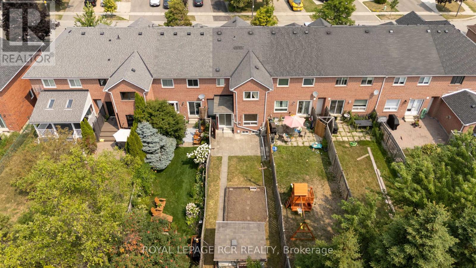 Photo 10 of 32 Waterbury Street, Caledon ON