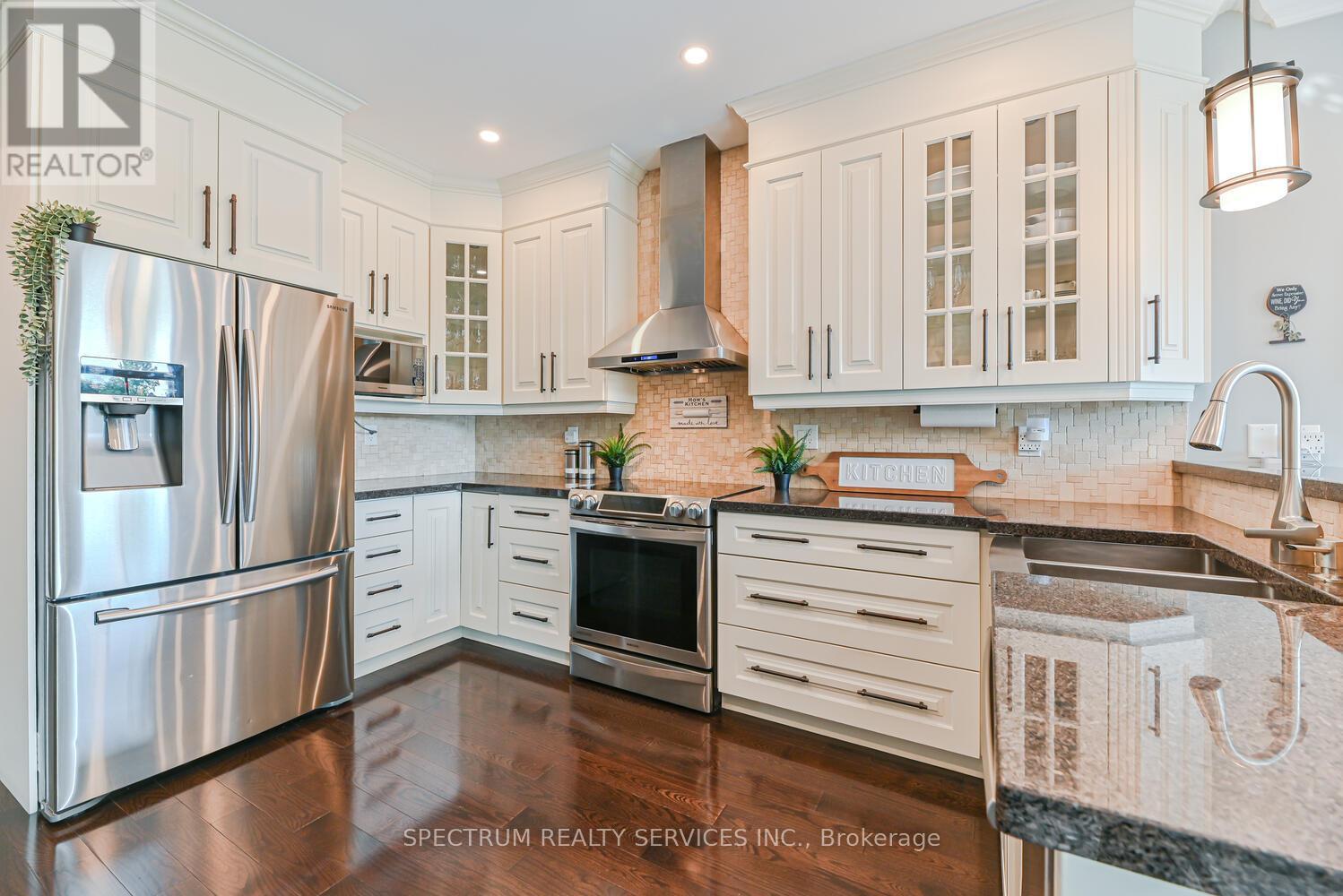 Photo 48 of 68 Robarts Drive, Milton ON