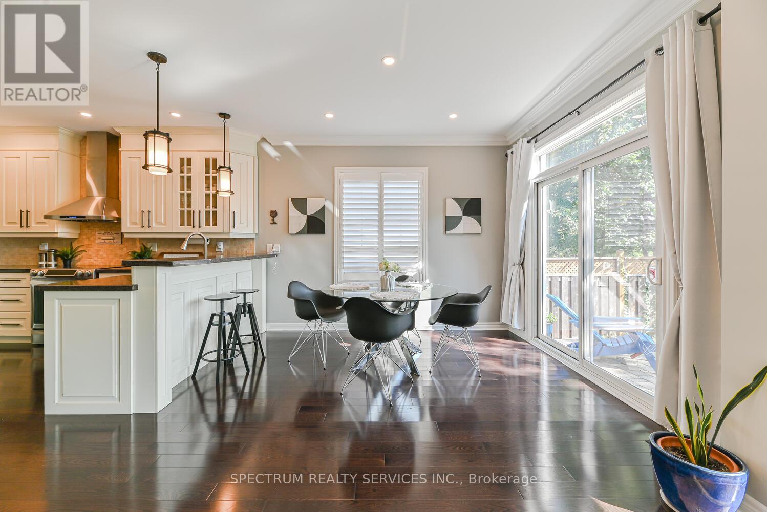 Photo 33 of 68 Robarts Drive, Milton ON