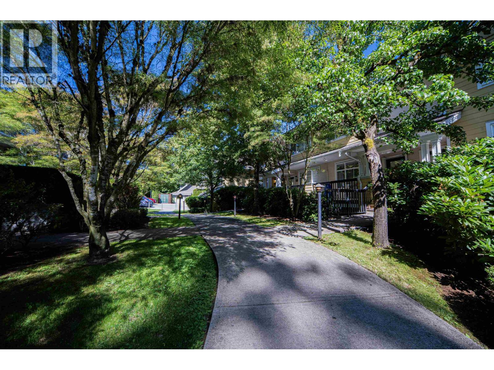 Photo 14 of 80 6878 Southpoint Drive, Burnaby BC