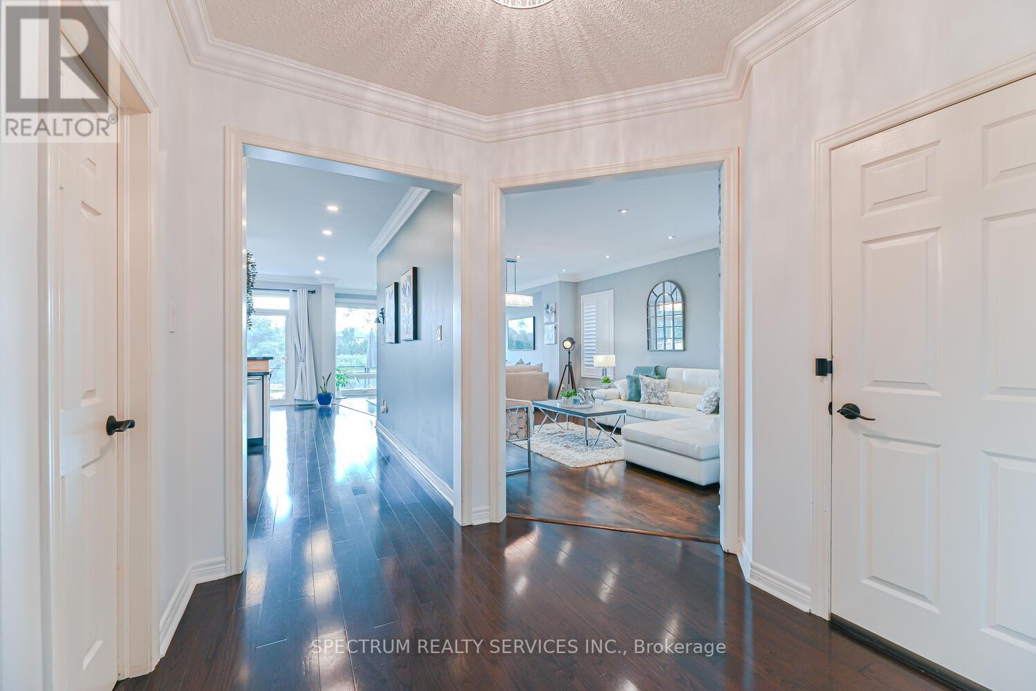 Photo 2 of 68 Robarts Drive, Milton ON