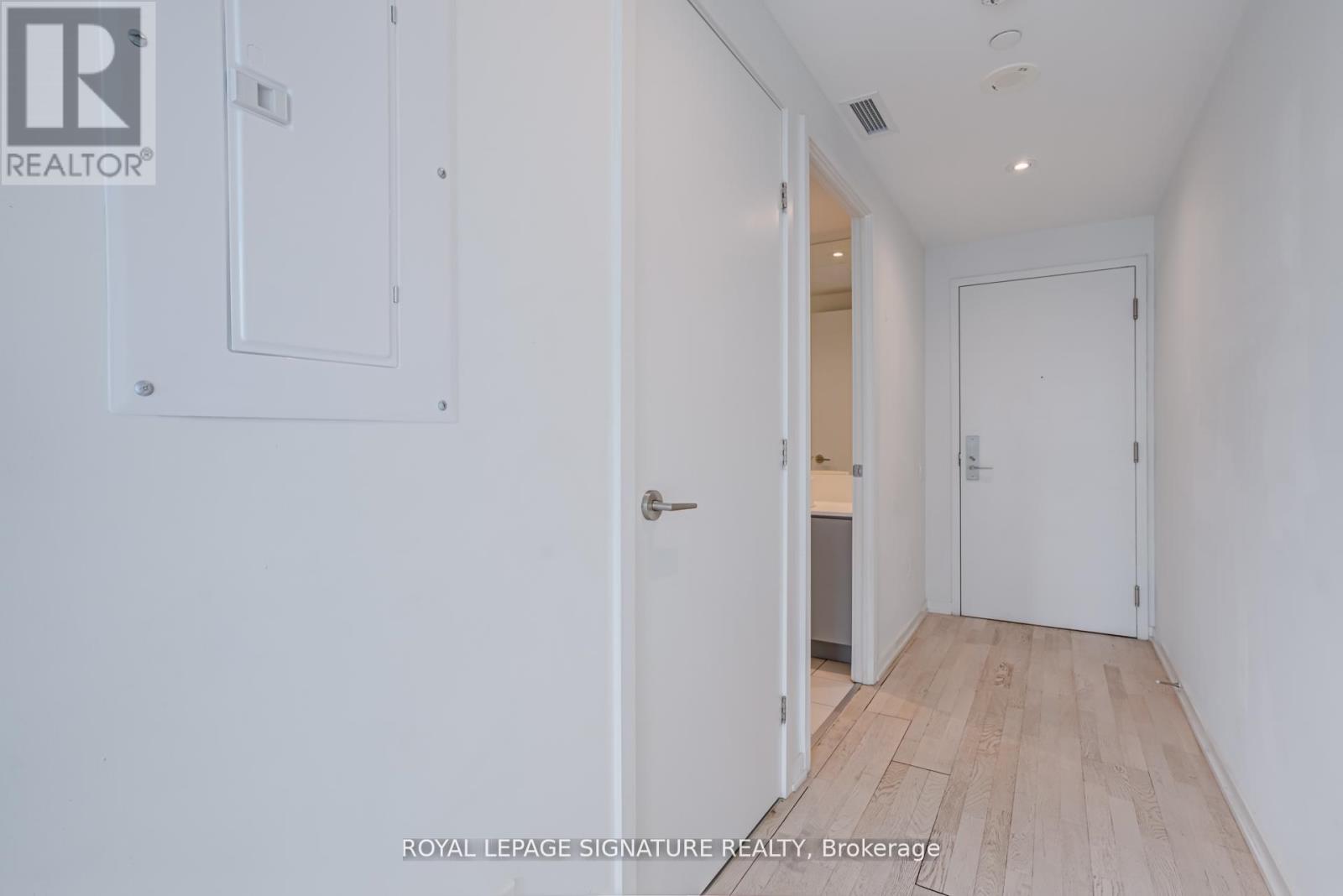 Photo 2 of 1107 60 Colborne Street, Toronto ON