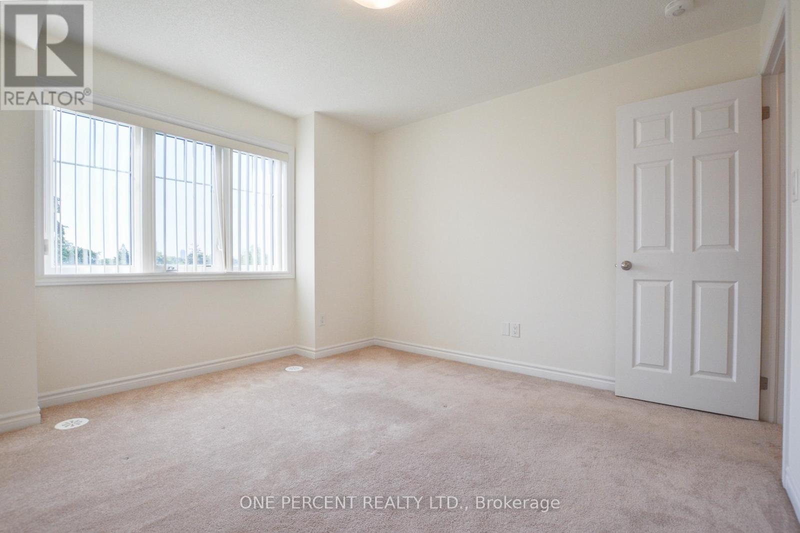 Photo 31 of 20 1 Eaton Park Lane, Toronto ON